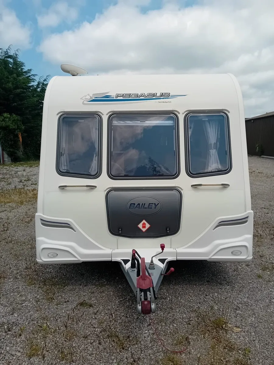 REMARKABLE 4 BERTH BAILEY PEGASUS WITH AIR AWNING. - Image 1