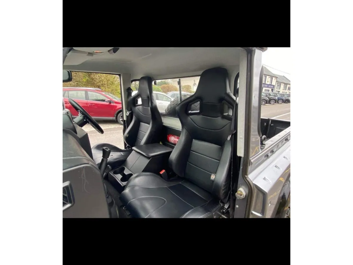 Land Rover Defender 90 Pick UP Td// Stunning Exam - Image 2