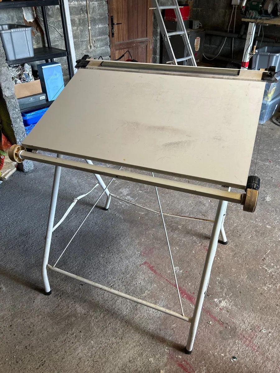 Drawing table - Image 1