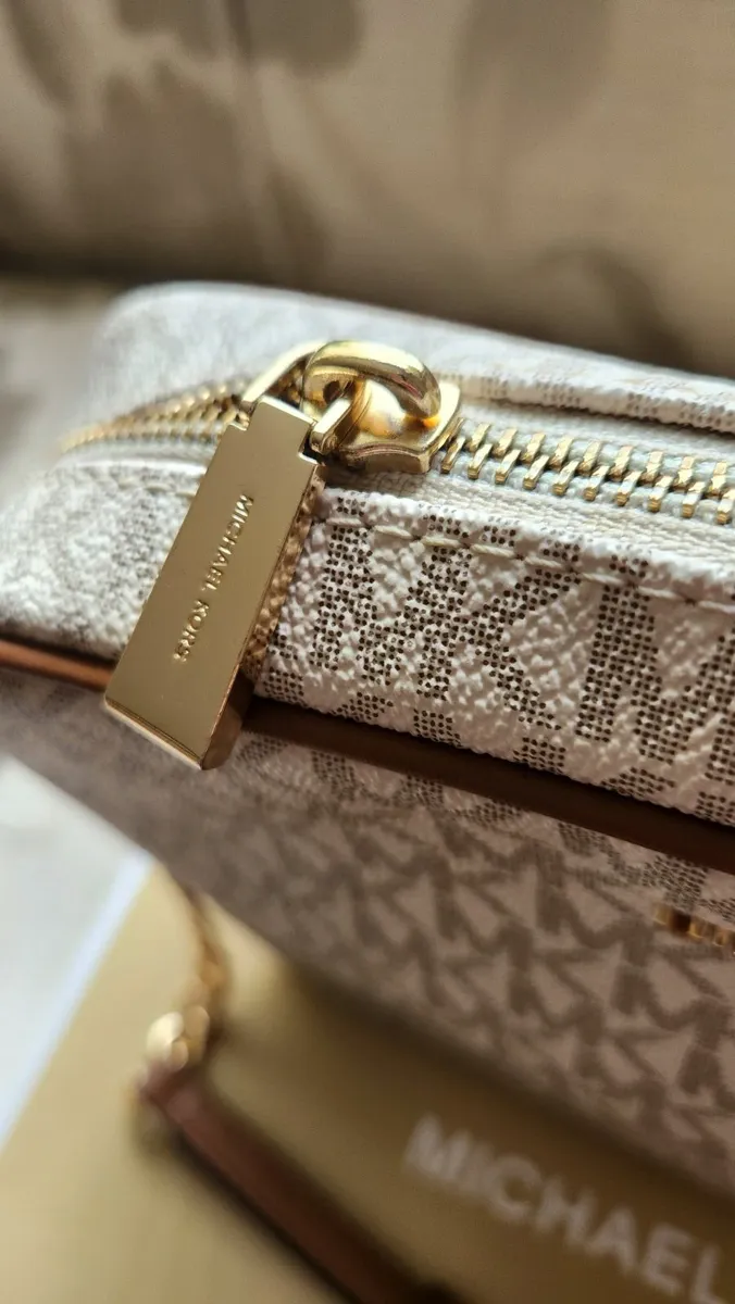 Michael kors crossbody bag - Image 2