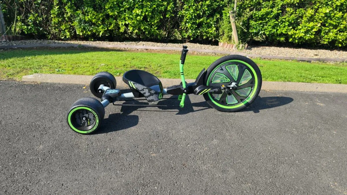Kids Bikes + Green Huffy Machine - Image 3