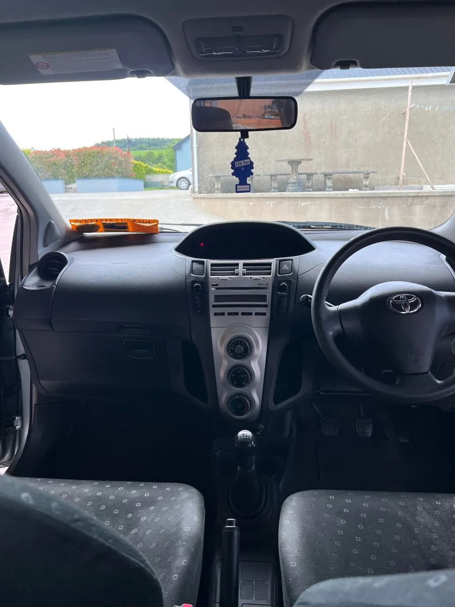Toyota Yaris 2008 - Image 2