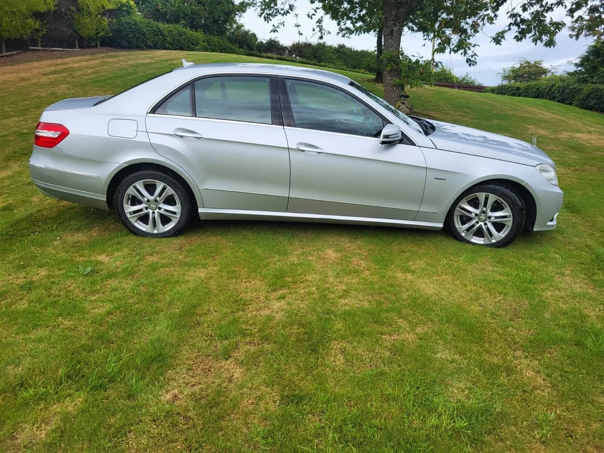 Mercedes-Benz E-Class 2010 - Image 3