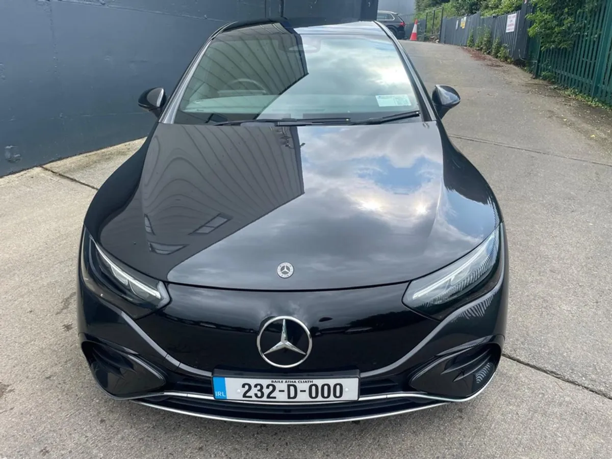 Mercedes-Benz EQE EQE 300 AMG Line Elec PAN Roof - Image 2