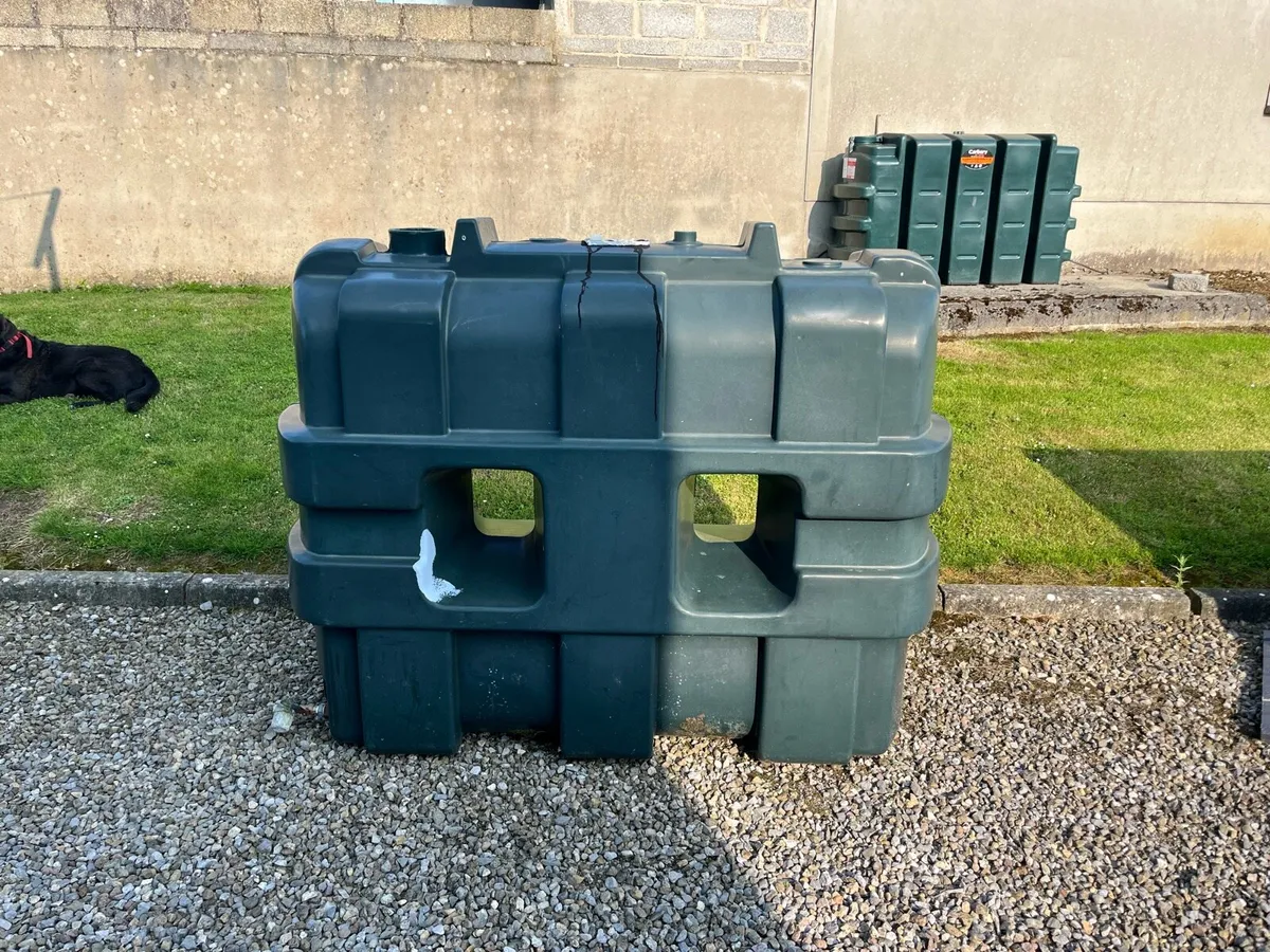 Oil tank