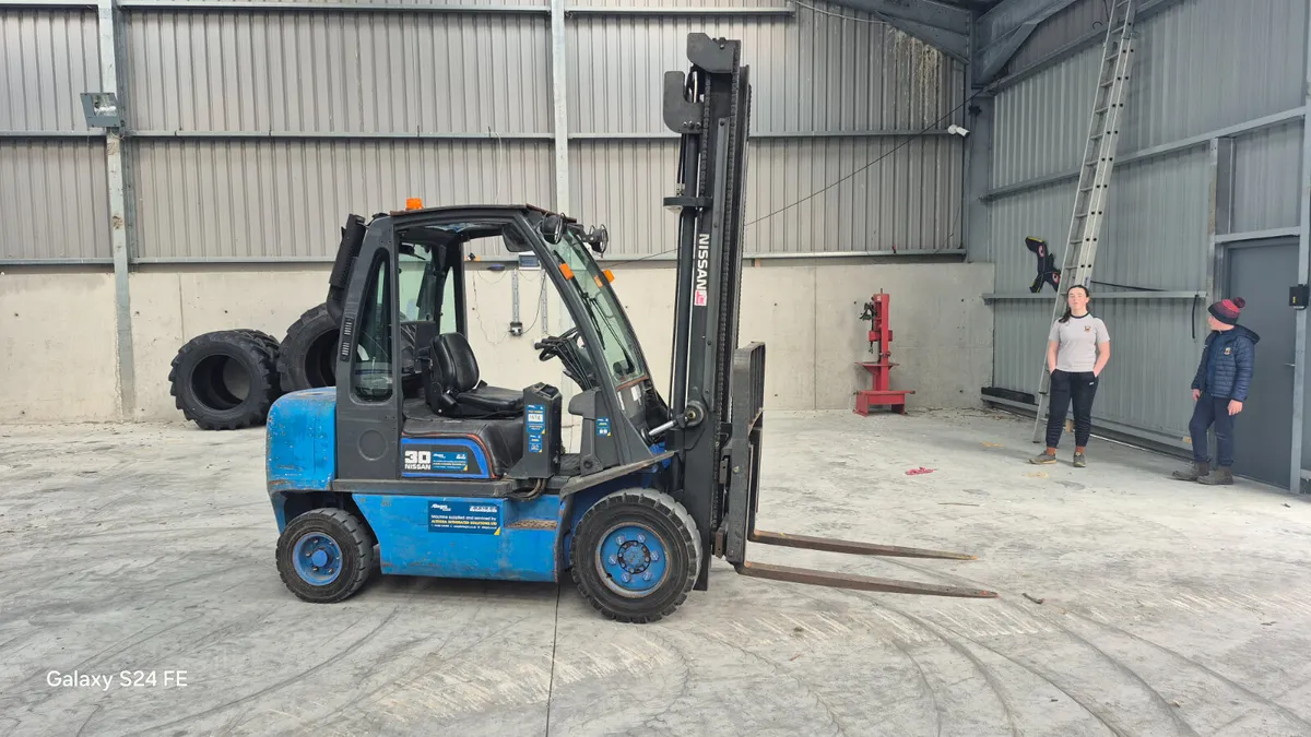 Forklift - Image 3