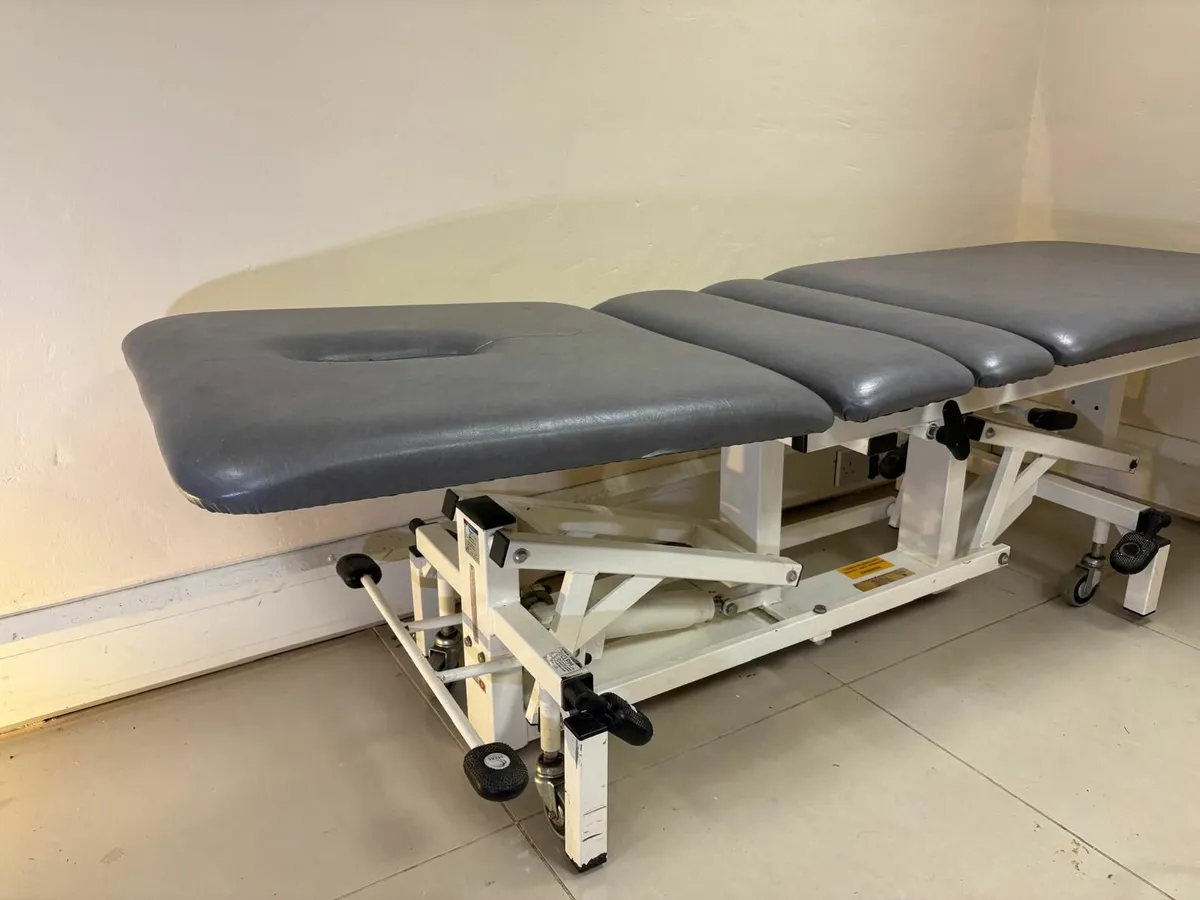 Physiotherapy table ( Can take up to 150KG) - Image 2