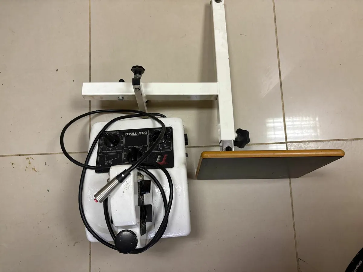 Physiotherapy table ( Can take up to 150KG) - Image 3