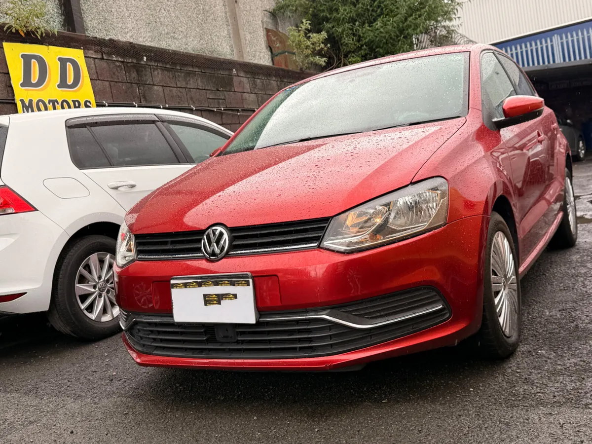 VOLKSWAGEN POLO  2015 AUTOMATIC - Image 1