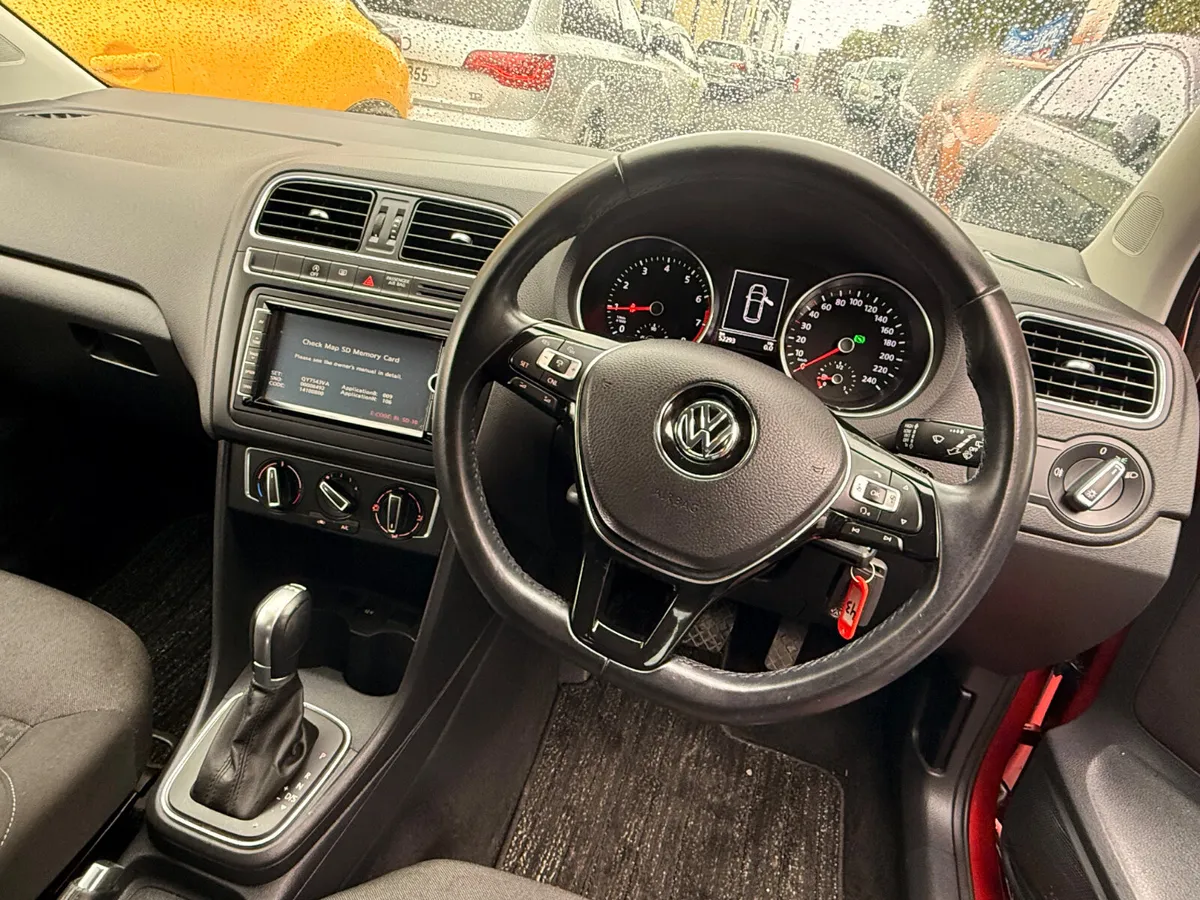 VOLKSWAGEN POLO  2015 AUTOMATIC - Image 4
