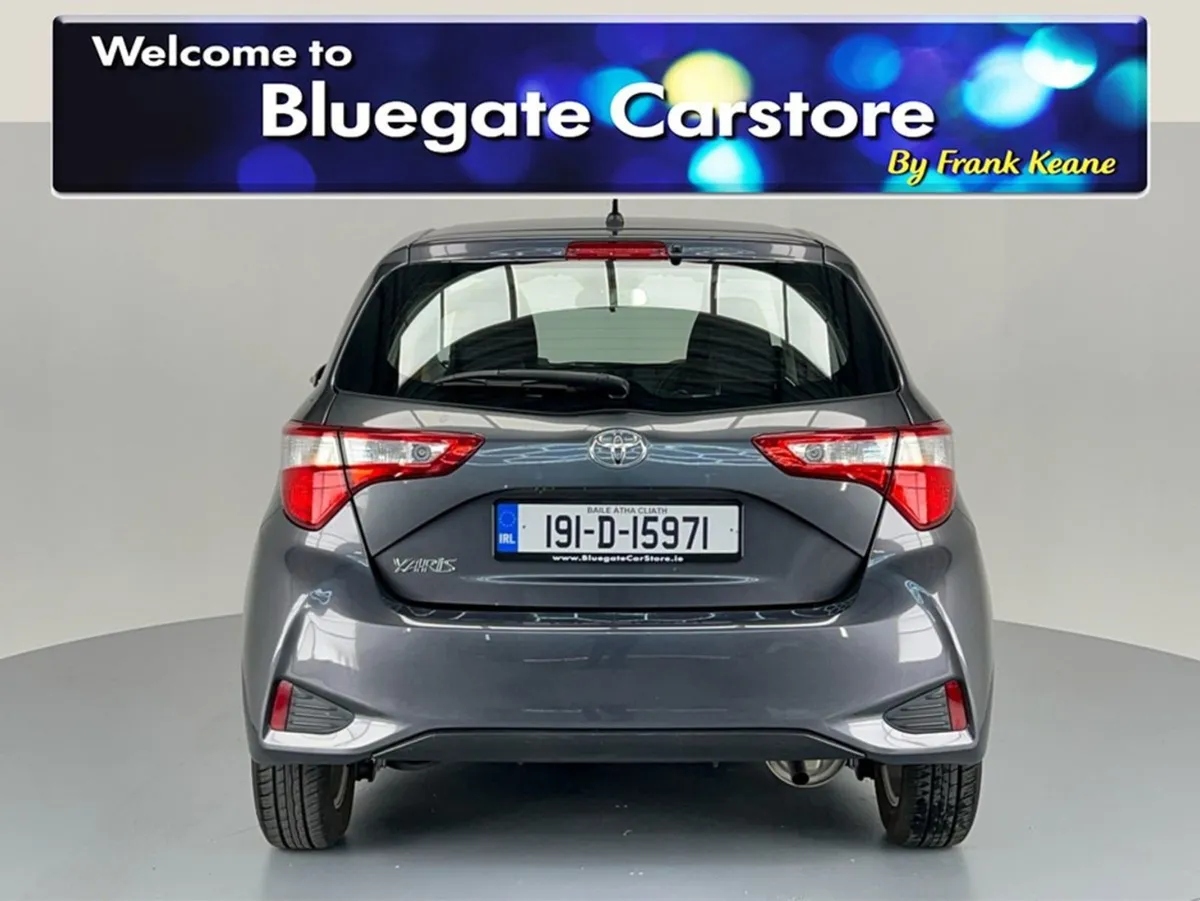 Toyota Yaris 1.0 Luna 4DR New Nct multifunctional - Image 4