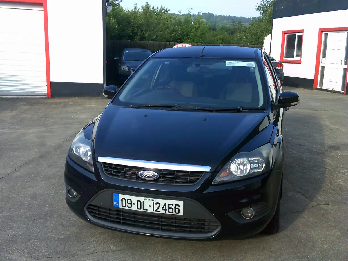 Ford Focus 2009 - Image 2