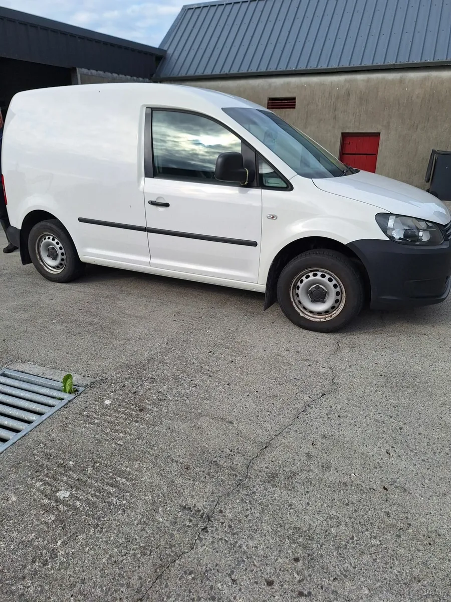 Volkswagen Caddy 2013 - Image 2