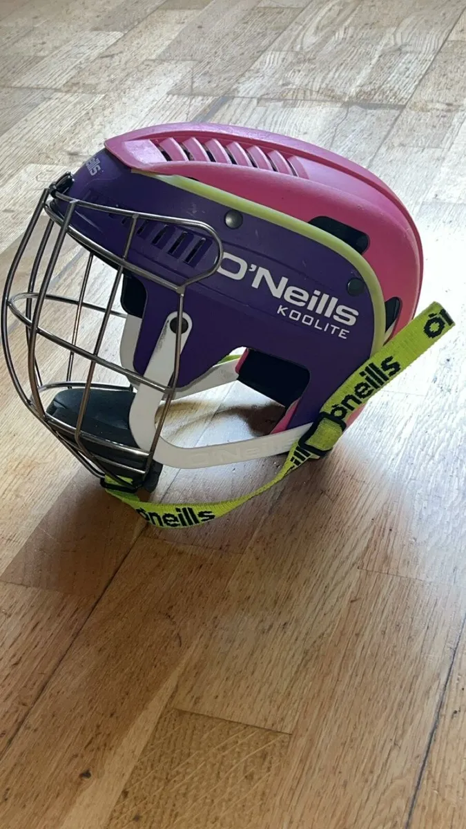 O'Neill's Koolite Hurling Helmet - Image 1