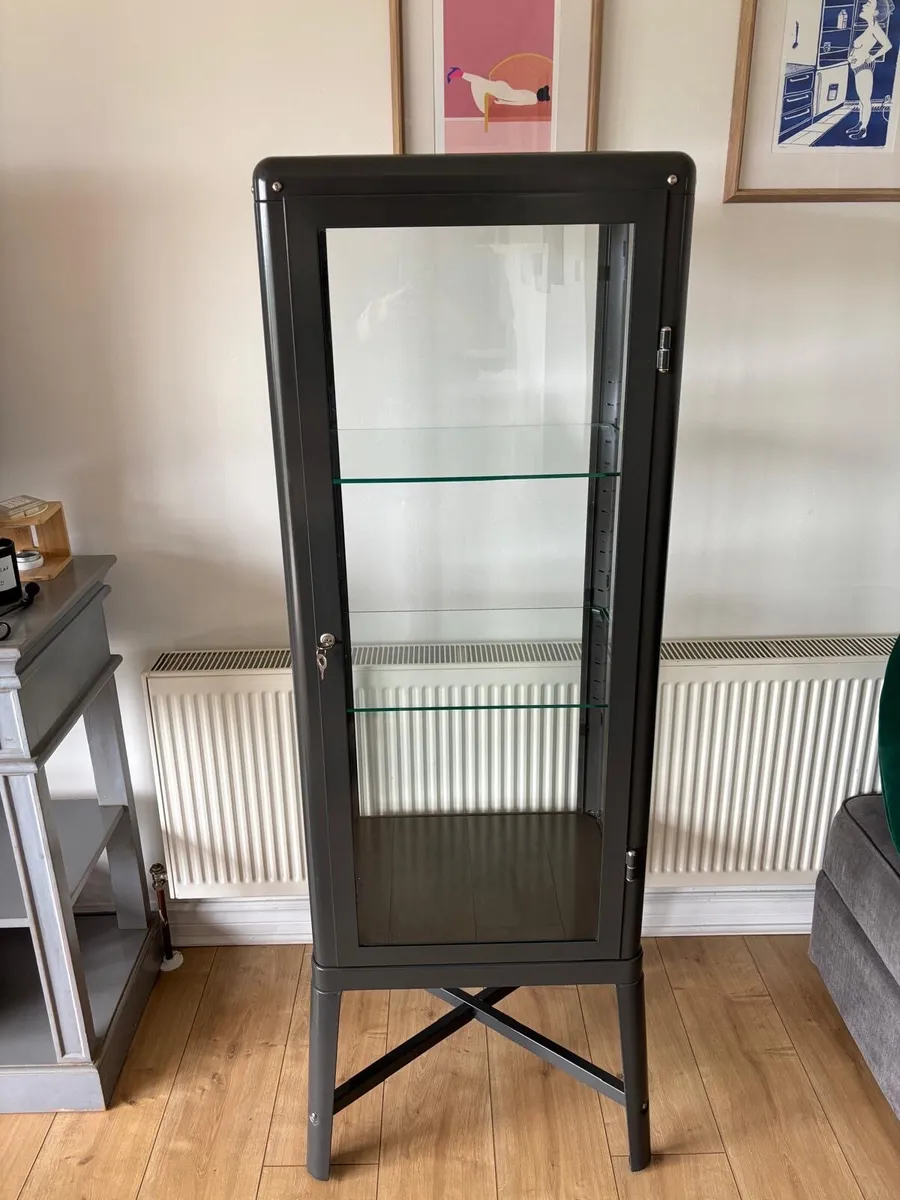 Glass cabinet - Image 1