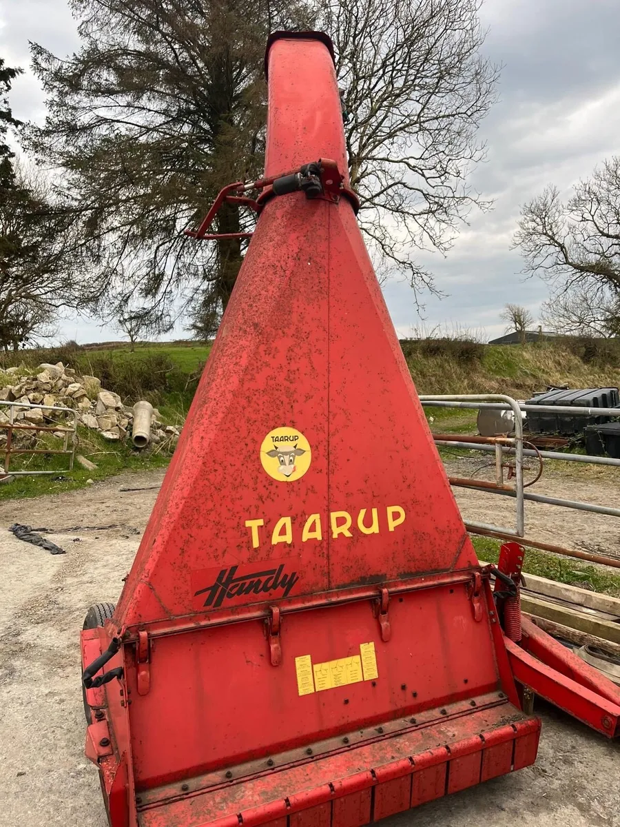 Taarup harvester - Image 1