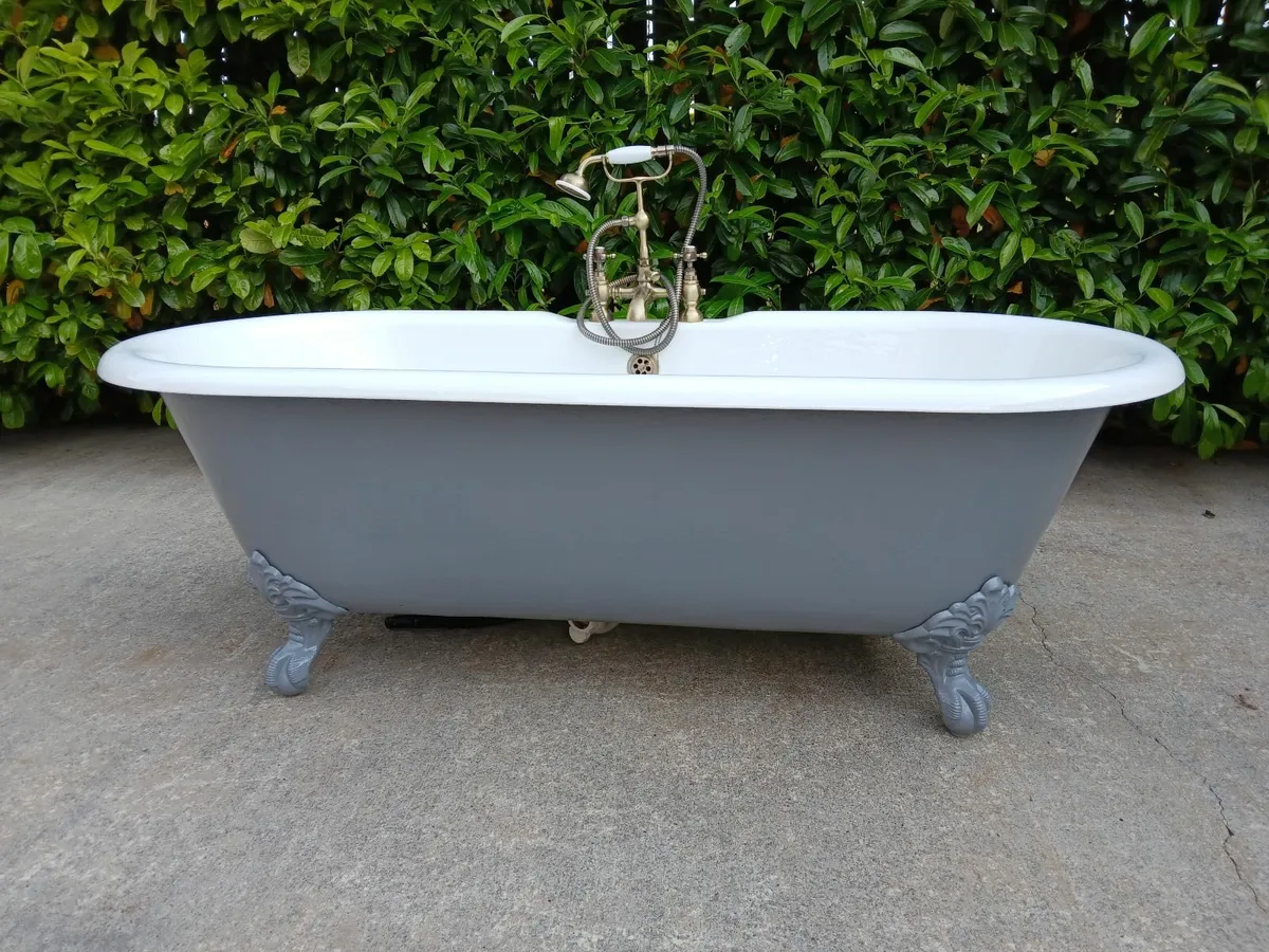 cast iron bath & bath - Image 1