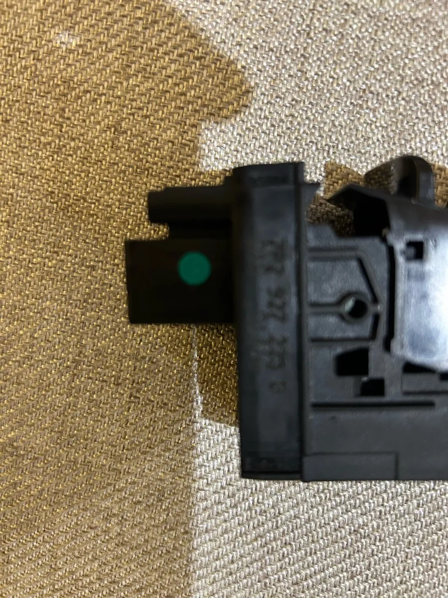 VW Touraeg Automatic brake switch - Image 2