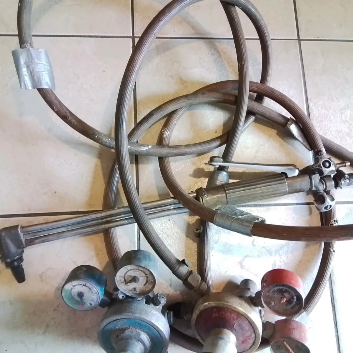 ANTIQUE AND COLLECTABLES - Image 2