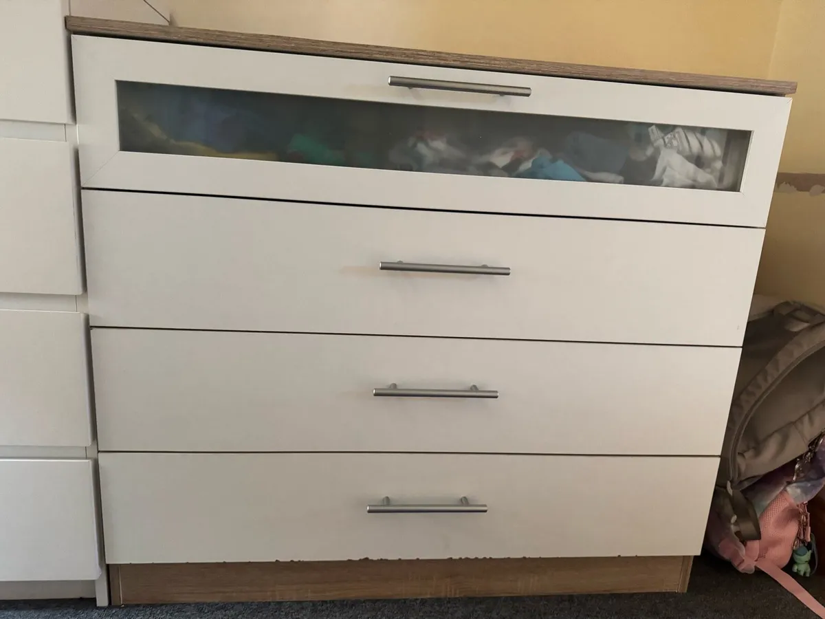 Chest of drawers - very good condition - Image 1