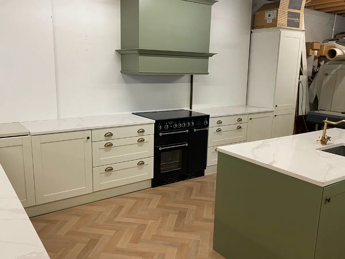 Painted kitchen  New - Image 1