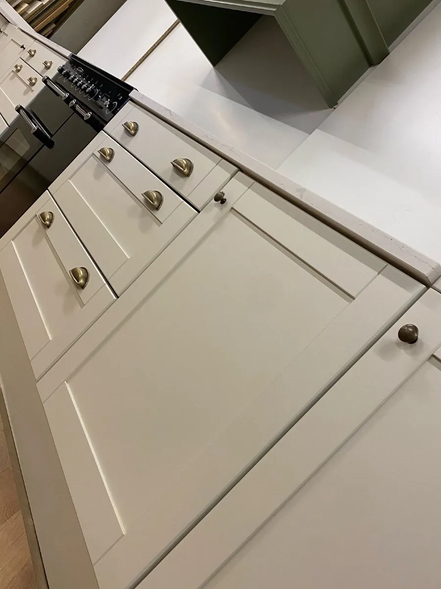 Painted kitchen  New - Image 4