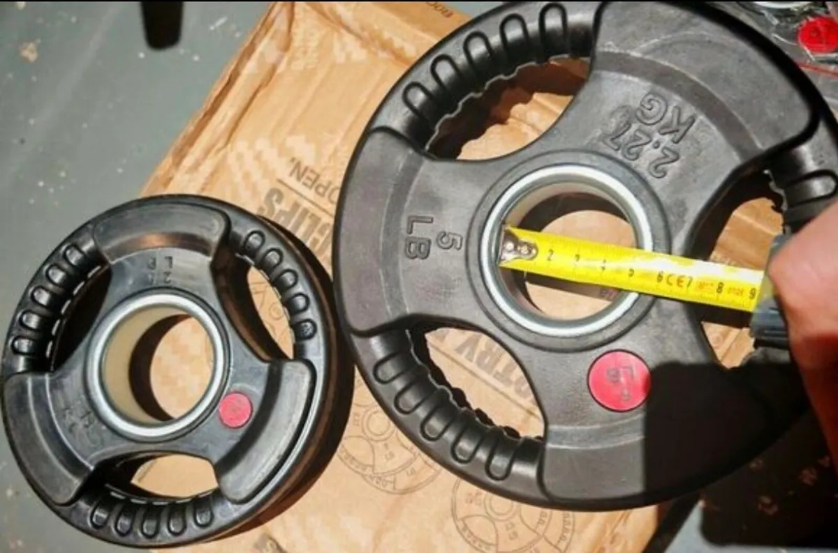 35-Pound Set: 2x 2.5LB, 2x 5LB, 2x 10LB, 1 pair of - Image 2