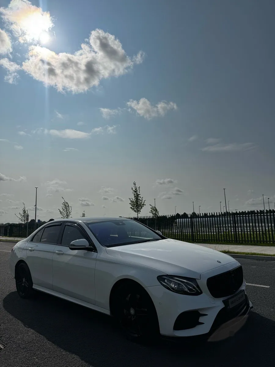 Mercedes Benz E220D AMG Premium Plus - Image 2