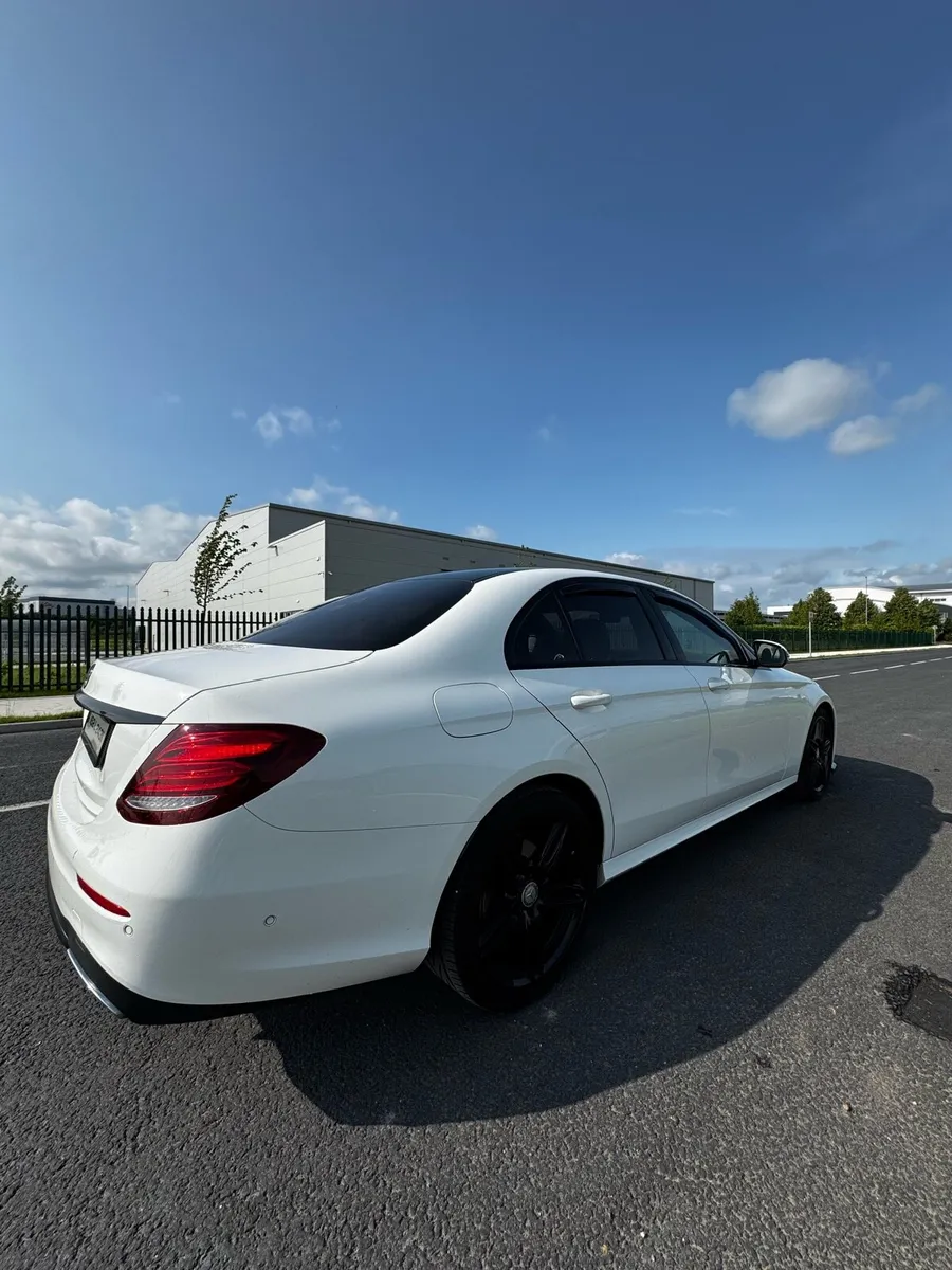 Mercedes Benz E220D AMG Premium Plus - Image 3