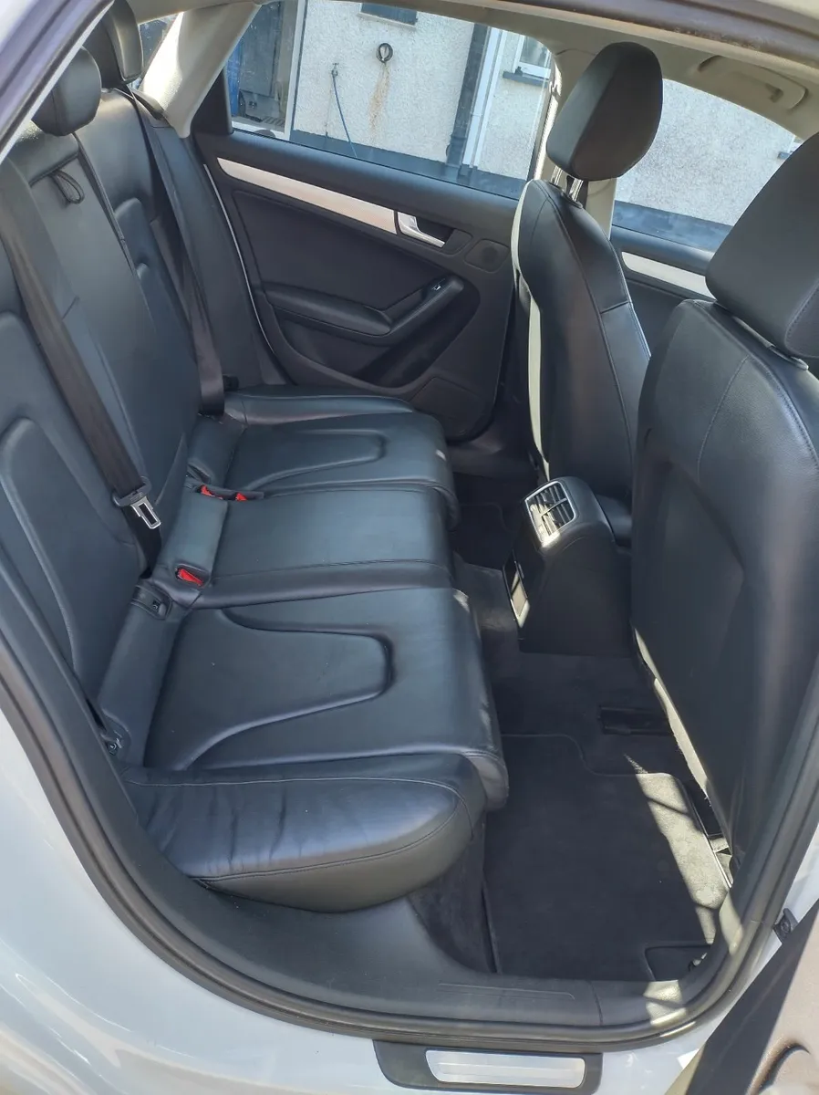 Audi A4 2013 - Image 2