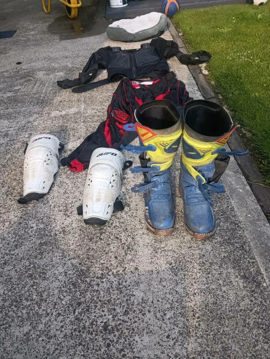 Motocross gear - Image 1