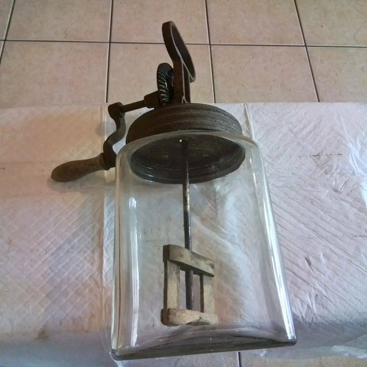ANTIQUE AND COLLECTABLES - Image 2