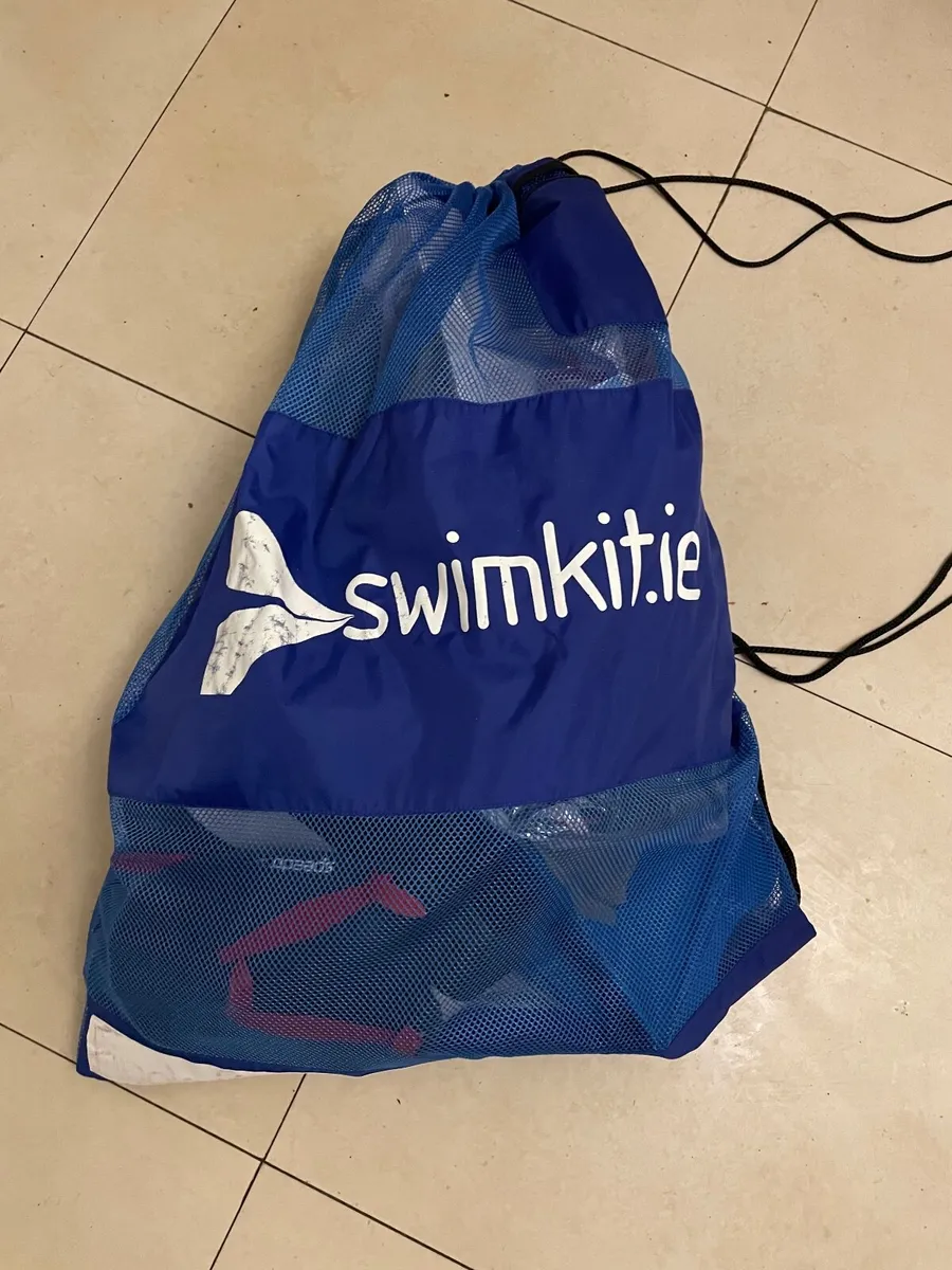 Swim equipment - Image 1