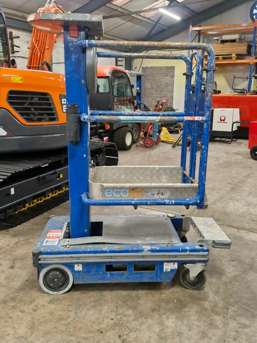 JLG ECOLIFT MAN HOIST **NO VAT** - Image 2