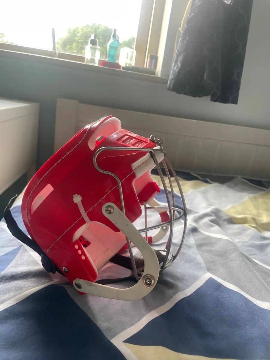 hurling helmet - Image 2