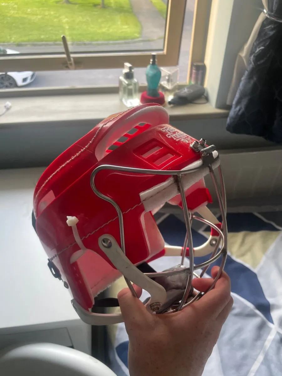 hurling helmet - Image 3