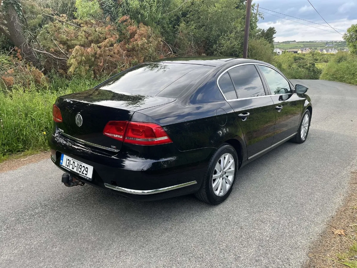 Volkswagen Passat 2013 - Image 2