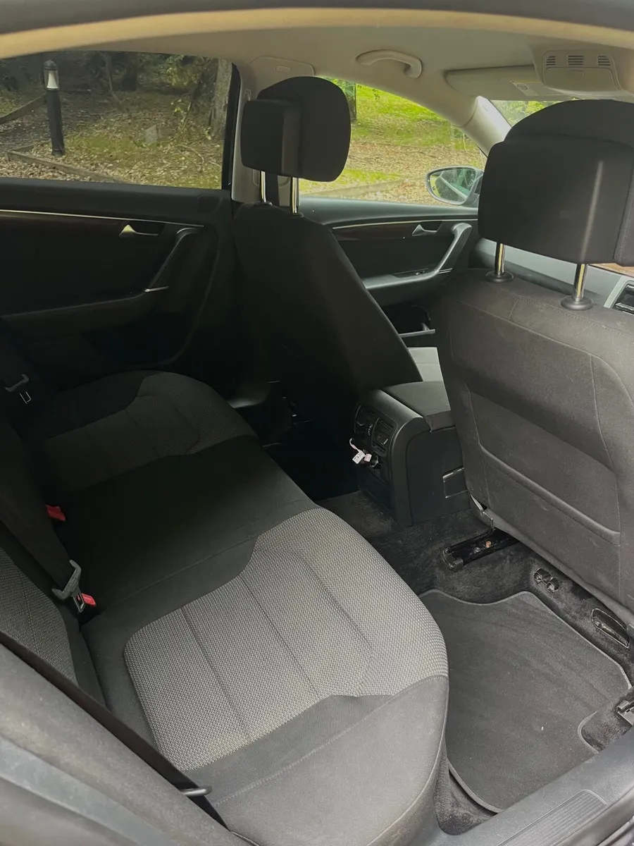 Volkswagen Passat 2013 - Image 3