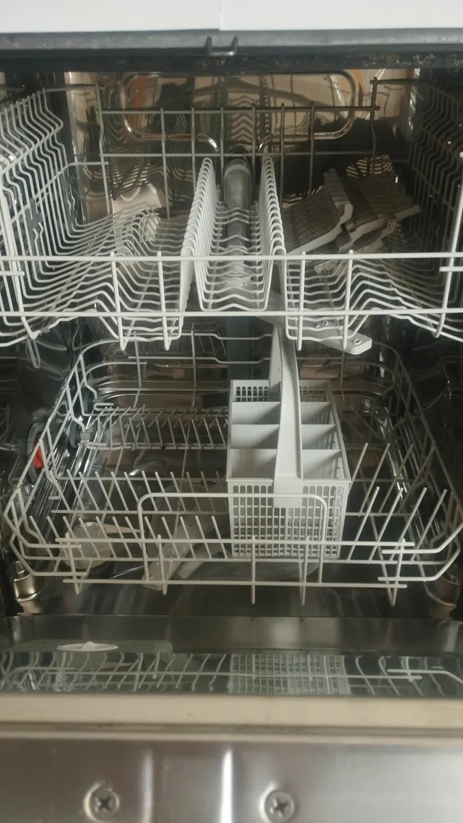 Dishwasher - Image 1