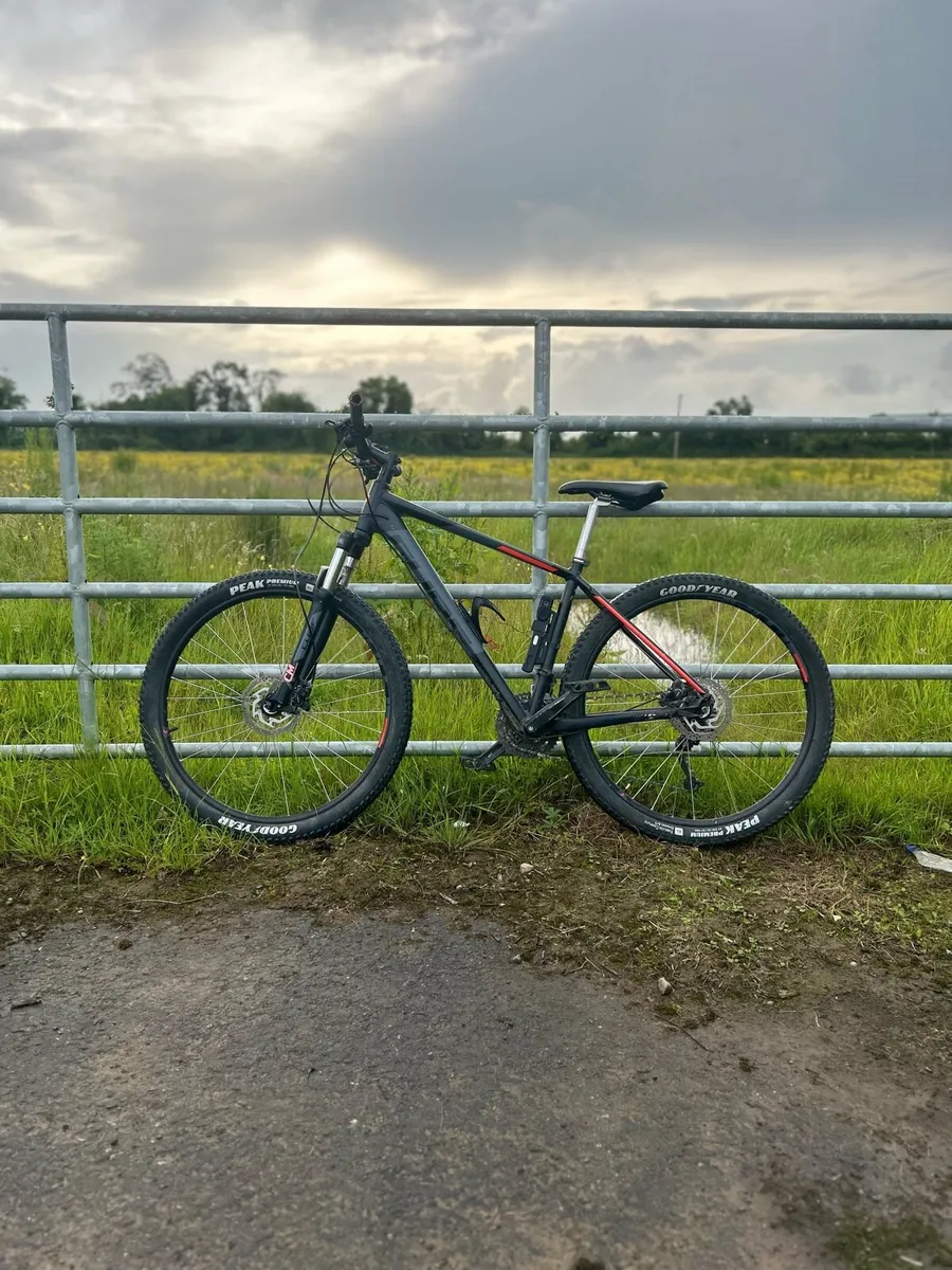 Mountain bike - Image 1