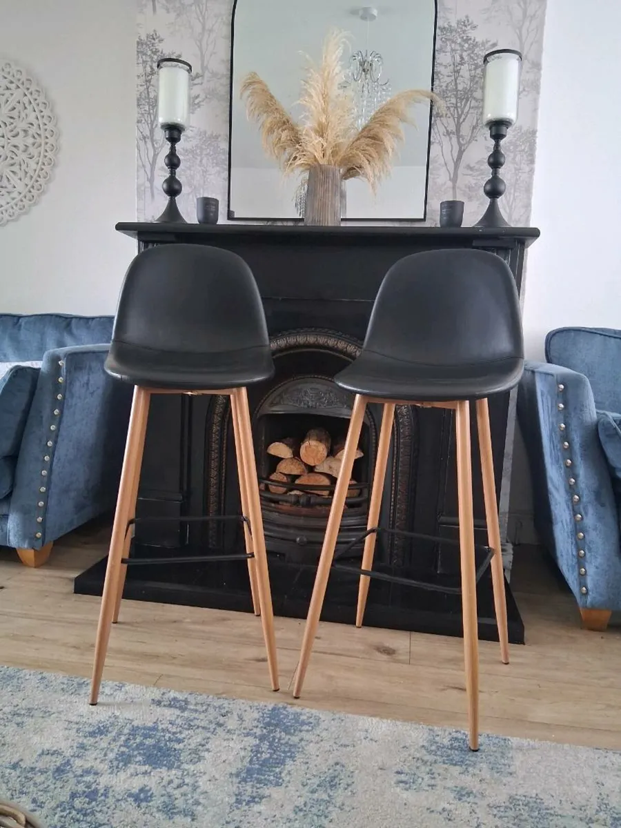 2 Brand New High Stools - Image 1