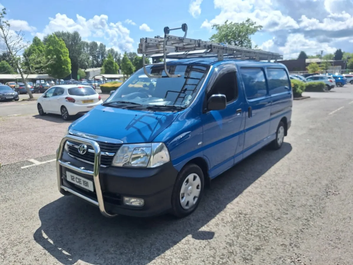 2012 hiace mint condition !!PRICE IN EURO!! - Image 1