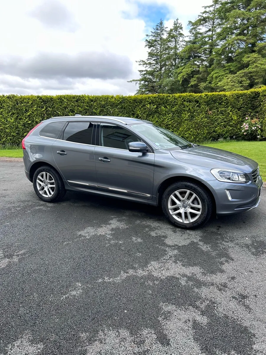 Volvo xc60 lux. AWD - Image 1