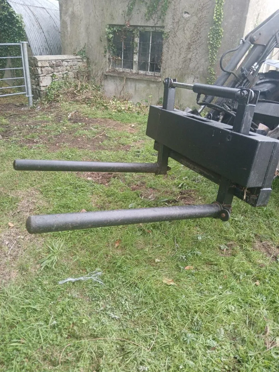 Bale Handler - Image 1