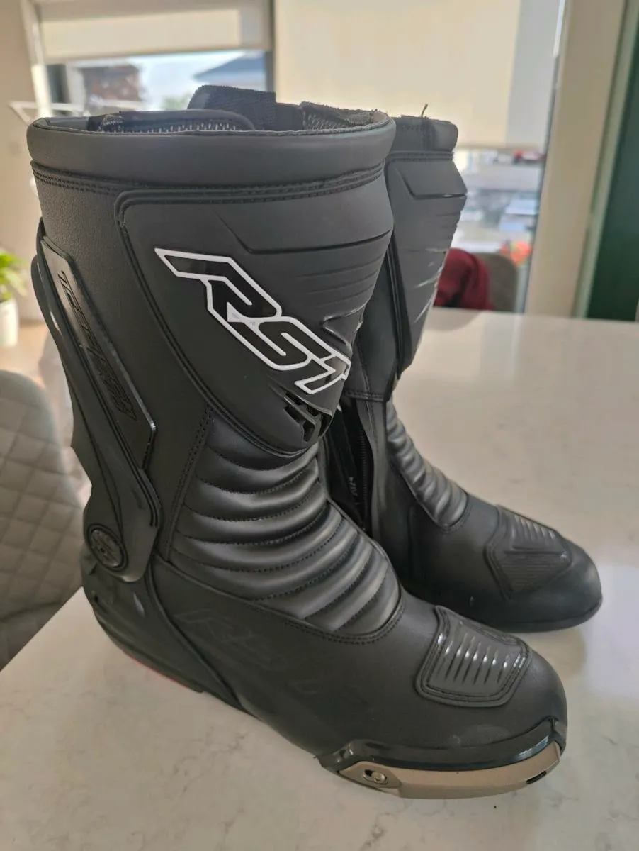 Motorcycle boots - Image 1