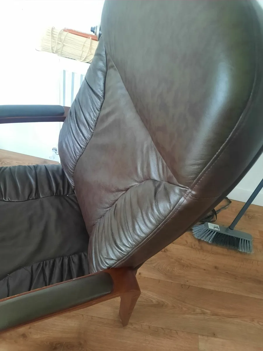 Leather armchairs x 2 - Image 3