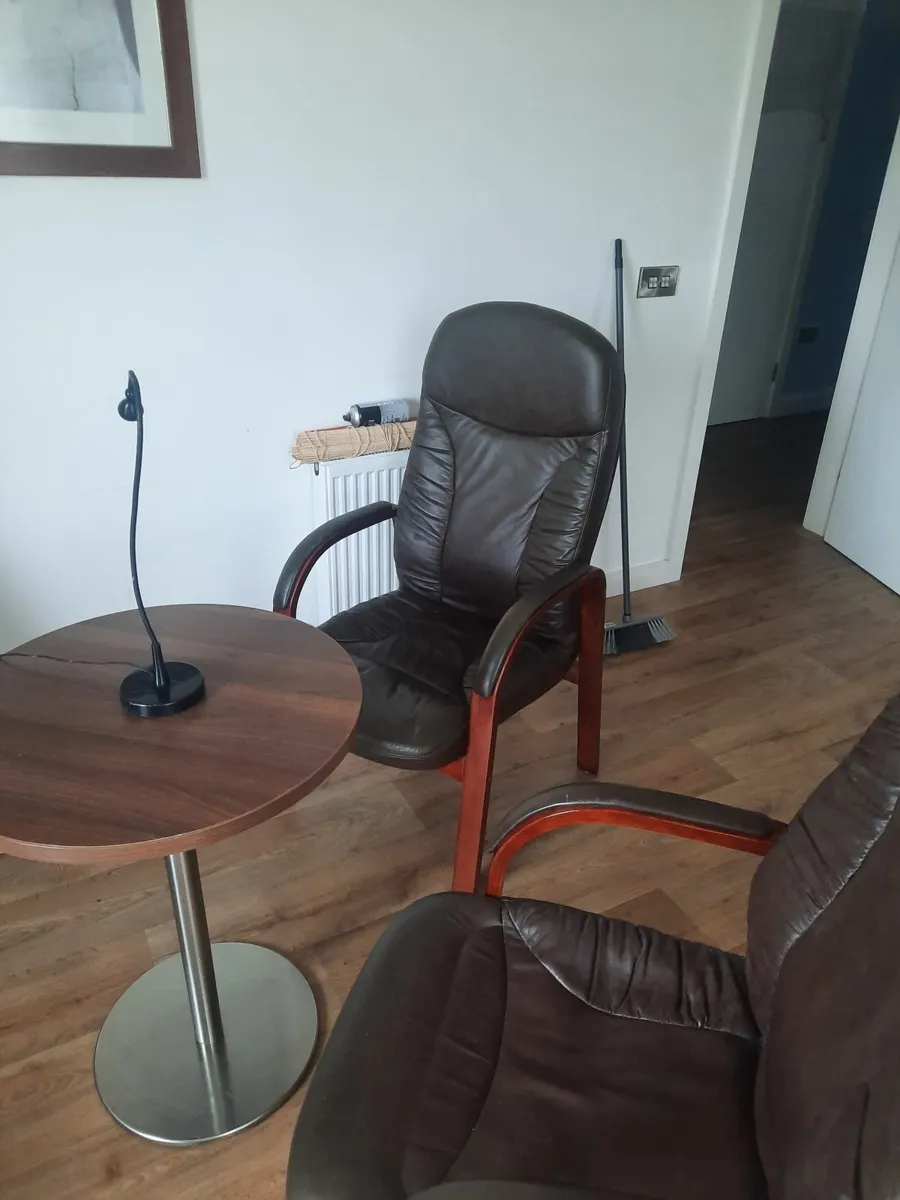 Leather armchairs x 2 - Image 4