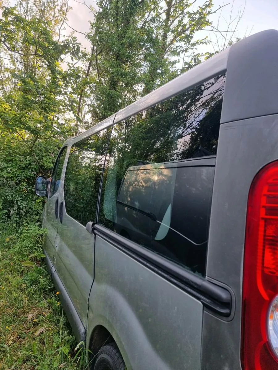 9 seater Vivaro - Image 2