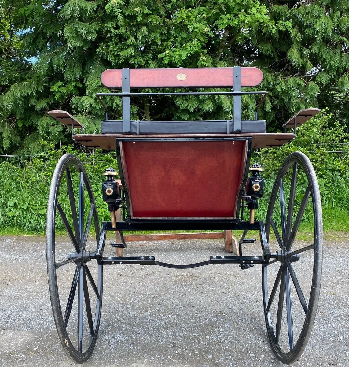 Horse drawn carriage - Image 1