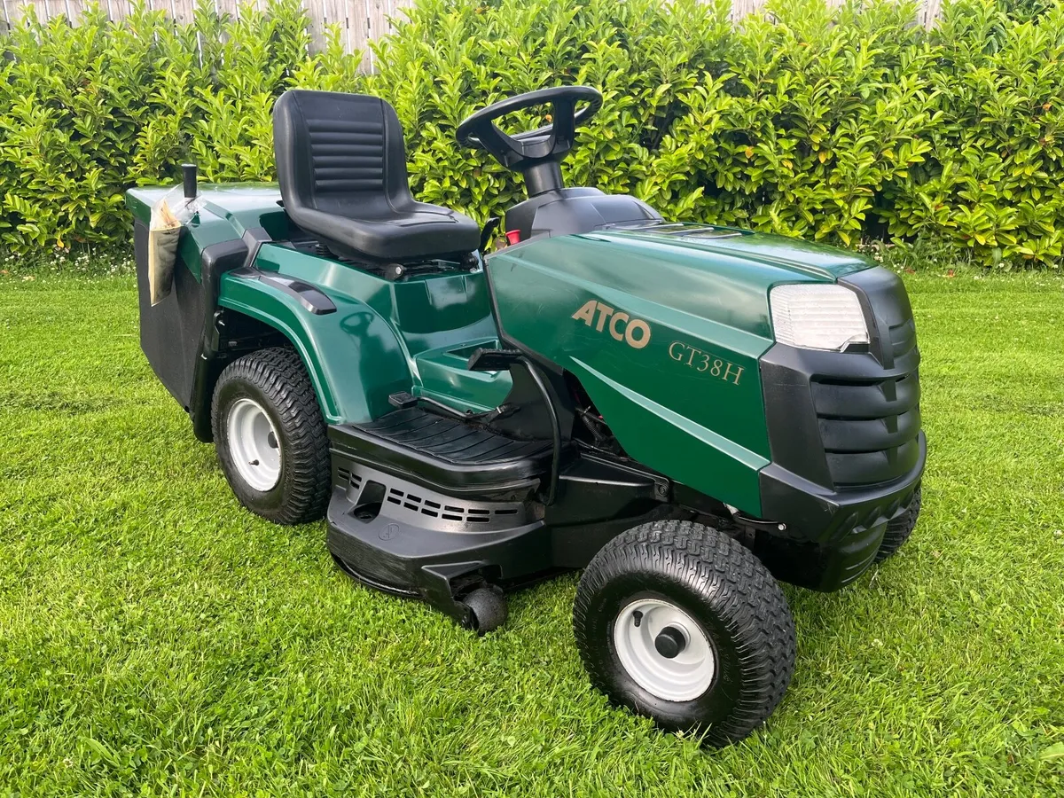 Atco 17hp 40inch cut hydrostatic ride on mower - Image 1